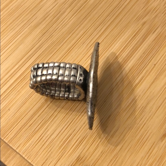 Ring - Picture 3 of 8